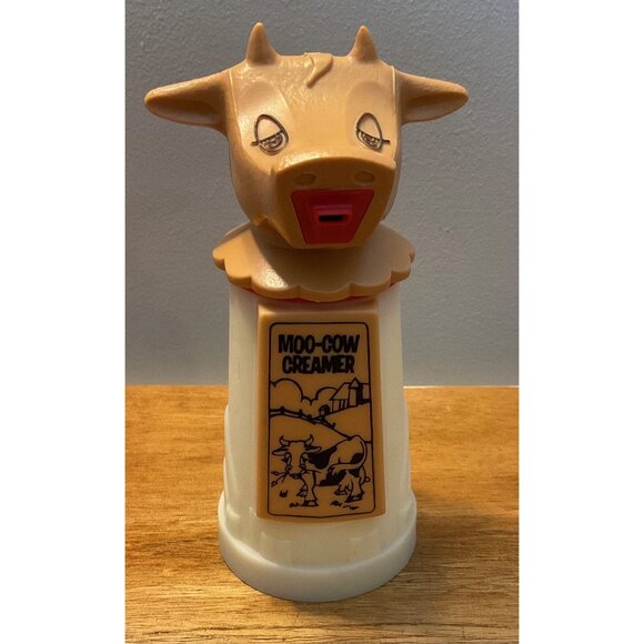 Vintage Whirley Industries plastic Moo Cow Creamer Pitcher w Handle - Picture 1 of 5